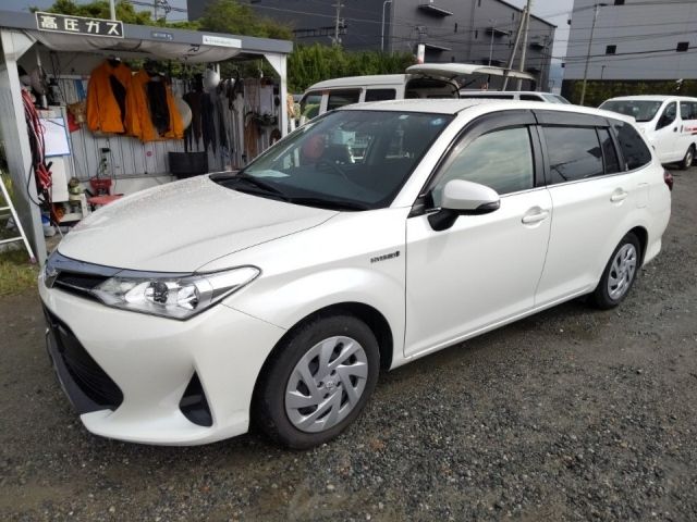 3960 Toyota Corolla fielder NKE165G 2017 г. (LUM Fukuoka Nyusatsu)